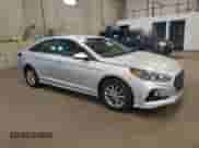 2018 Hyundai Sonata SE с VIN 5NPE24AF5JH611575, выставлен на аукционе Copart как лот 90310695 с пробегом 86 940 миль миль и Списание • Salvage title. История ставок и продаж доступна на DreamBid. Изображение 4.