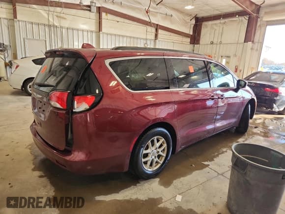✅ 2020 Chrysler Voyager LX • VIN: 2C4RC1CG8LR116862 • Lot: 90532165. Wystawiony na Copart z przebiegiem 65 166 mil. Bezpłatny archiwum sprzedaży aukcyjnych z USA i szczegółowy raport historii pojazdu na DreamBid. Zdjęcie 3.