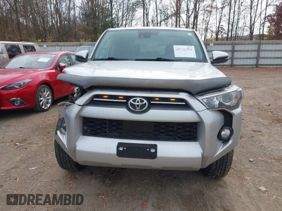 ✅ 2020 Toyota 4Runner Limited • VIN: JTEBU5JR9L5824895 • Lot: 43730300. Listed on IAAI with 84,925 mi. Free auction sales archive from the USA and detailed vehicle history report at DreamBid. Image 12.