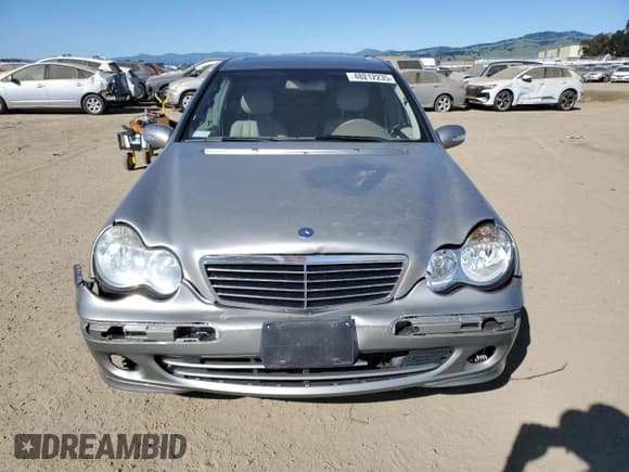 ✅ 2005 Mercedes-Benz C 320 • VIN: WDBRF64J15F602520 • Lot: 48212235. Wystawiony na Copart z przebiegiem 136 330 mil. Bezpłatny archiwum sprzedaży aukcyjnych z USA i szczegółowy raport historii pojazdu na DreamBid. Zdjęcie 5.