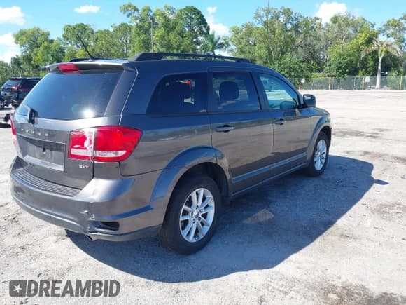 ✅ 2017 Dodge Journey SXT • VIN: 3C4PDDBG4HT512864 • Lot: 43447753. Wystawiony na IAAI z przebiegiem 122 154 mil. Bezpłatny archiwum sprzedaży aukcyjnych z USA i szczegółowy raport historii pojazdu na DreamBid. Zdjęcie 4.