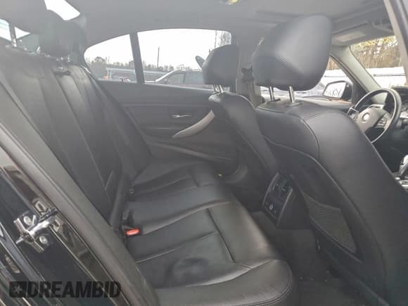 ✅ 2012 BMW 3 Series 328i • VIN: WBA3A5C50CF344019 • Lot: 94687165. Wystawiony na Copart z przebiegiem 146 163 mil. Bezpłatny archiwum sprzedaży aukcyjnych z USA i szczegółowy raport historii pojazdu na DreamBid. Zdjęcie 10.