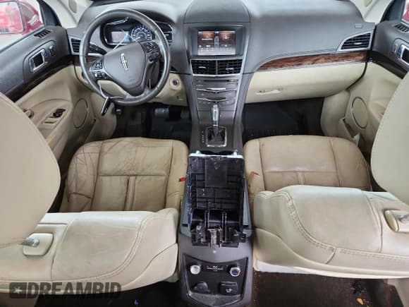 ✅ 2013 Lincoln MKT • VIN: 2LMHJ5FK4DBL50080 • Lot: 69634245. Wystawiony na Copart z przebiegiem 207 293 mil. Bezpłatny archiwum sprzedaży aukcyjnych z USA i szczegółowy raport historii pojazdu na DreamBid. Zdjęcie 8.