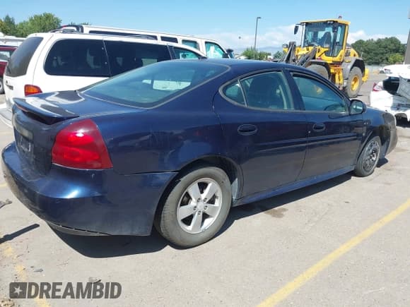 ✅ 2007 Pontiac Grand Prix • VIN: 2G2WP582871174734 • Lot: 42838885. Listed on IAAI with 125,174 mi. Free auction sales archive from the USA and detailed vehicle history report at DreamBid. Image 4.
