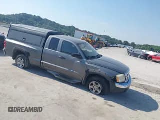 ✅ 2005 Dodge Dakota SLT • VIN: 1D7HE42K45S292036 • Lot: 42634168. Wystawiony na IAAI z przebiegiem 132 495 mil. Bezpłatny archiwum sprzedaży aukcyjnych z USA i szczegółowy raport historii pojazdu na DreamBid. Zdjęcie 1.