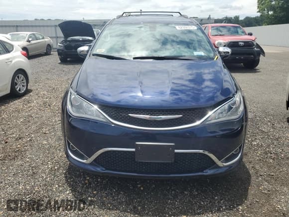 ✅ 2020 Chrysler Pacifica Hybrid Limited • VIN: 2C4RC1N71LR105540 • Lot: 62306315. Listed on Copart with 64,156 mi. Free auction sales archive from the USA and detailed vehicle history report at DreamBid. Image 5.