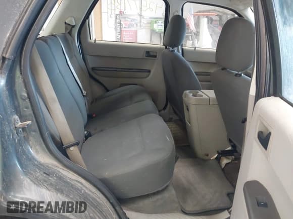 ✅ 2008 Ford Escape XLS • VIN: 1FMCU92Z98KB27455 • Lot: 42577135. Wystawiony na IAAI z przebiegiem 212 567 mil. Bezpłatny archiwum sprzedaży aukcyjnych z USA i szczegółowy raport historii pojazdu na DreamBid. Zdjęcie 8.