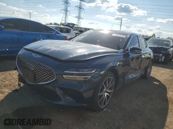 ✅ 2022 Genesis G70 2.0T • VIN: KMTG34TA1NU102409 • Lot: 71267445. Wystawiony na Copart z przebiegiem 26 254 mil. Bezpłatny archiwum sprzedaży aukcyjnych z USA i szczegółowy raport historii pojazdu na DreamBid. Zdjęcie 1.