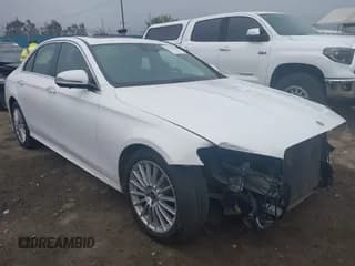 ✅ 2022 Mercedes-Benz E 350 • VIN: W1KZF8DB4NB087967 • Lot: 42184542. Wystawiony na IAAI z przebiegiem 47 232 mil. Bezpłatny archiwum sprzedaży aukcyjnych z USA i szczegółowy raport historii pojazdu na DreamBid. Zdjęcie 1.