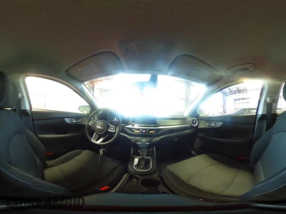 ✅ 2024 Kia Forte LXS • VIN: 3KPF24AD1RE811369 • Lot: 43248616. Wystawiony na IAAI z przebiegiem 19 350 mil. Bezpłatny archiwum sprzedaży aukcyjnych z USA i szczegółowy raport historii pojazdu na DreamBid. Zdjęcie 18.