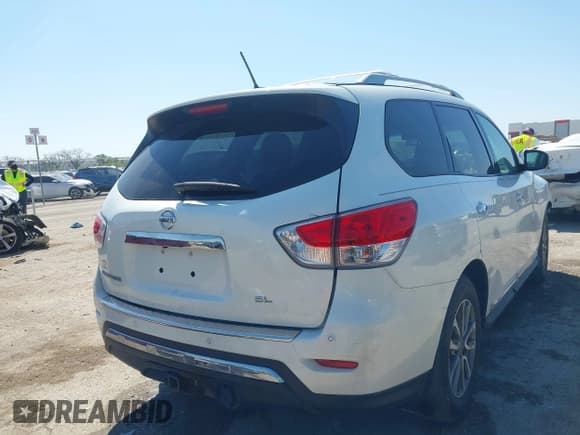 ✅ 2015 Nissan Pathfinder S • VIN: 5N1AR2MN6FC702371 • Lot: 41988029. Listed on IAAI with 129,673 mi. Free auction sales archive from the USA and detailed vehicle history report at DreamBid. Image 4.