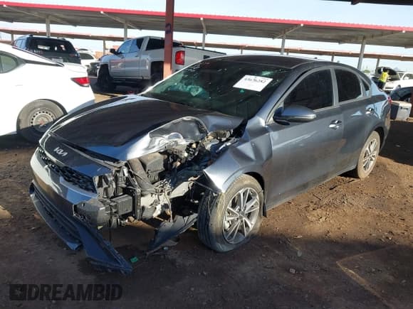 ✅ 2024 Kia Forte LXS • VIN: 3KPF24AD2RE712317 • Lot: 43676282. Wystawiony na IAAI z przebiegiem 40 934 mil. Bezpłatny archiwum sprzedaży aukcyjnych z USA i szczegółowy raport historii pojazdu na DreamBid. Zdjęcie 6.