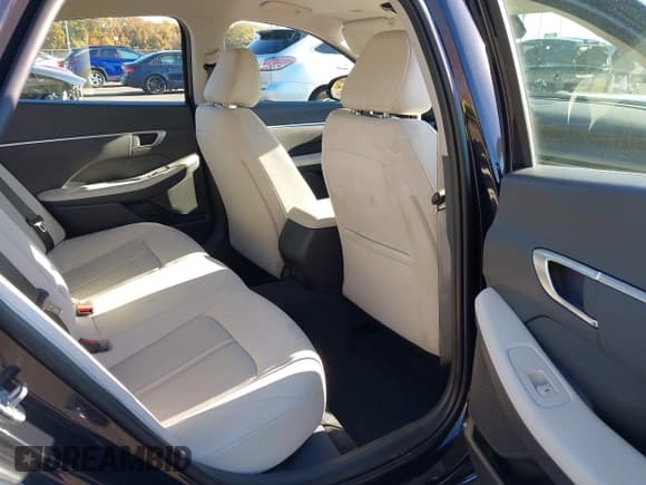 ✅ 2025 Hyundai Sonata SEL • VIN: KMHL64JA7SA434791 • Лот: 43521848. Опубликован ранее на IAAI с пробегом 10 429 миль. Бесплатный доступ к архиву аукционных продаж из США и подробный отчёт об истории автомобиля на DreamBid. Изображение 8.