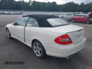 ✅ 2007 Mercedes-Benz CLK 550 • VIN: WDBTK72G37T076197 • Lot: 42646406. Wystawiony na IAAI z przebiegiem 150 421 mil. Bezpłatny archiwum sprzedaży aukcyjnych z USA i szczegółowy raport historii pojazdu na DreamBid. Zdjęcie 3.