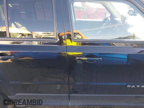 ✅ 2016 Jeep Patriot High Altitude • VIN: 1C4NJRFB1GD654685 • Lot: 43125067. Wystawiony na IAAI z przebiegiem 159 620 mil. Bezpłatny archiwum sprzedaży aukcyjnych z USA i szczegółowy raport historii pojazdu na DreamBid. Zdjęcie 12.