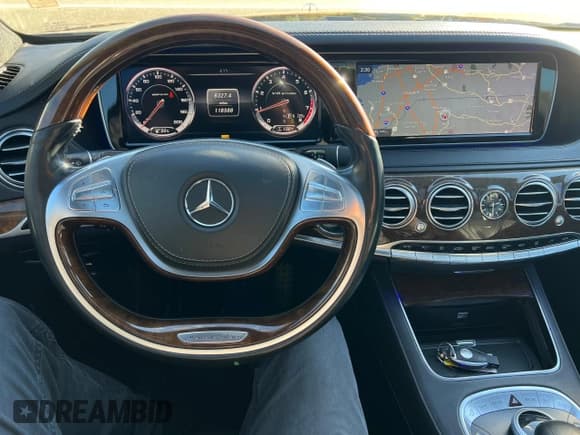 ✅ 2014 Mercedes-Benz S 63 AMG • VIN: WDDUG7JB8EA031056 • Lot: 89919475. Wystawiony na Copart z przebiegiem 118 588 mil. Bezpłatny archiwum sprzedaży aukcyjnych z USA i szczegółowy raport historii pojazdu na DreamBid. Zdjęcie 7.