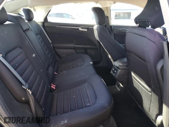 ✅ 2015 Ford Fusion SE • VIN: 3FA6P0HD4FR244407 • Lot: 82591085. Wystawiony na Copart z przebiegiem 124 592 mil. Bezpłatny archiwum sprzedaży aukcyjnych z USA i szczegółowy raport historii pojazdu na DreamBid. Zdjęcie 10.