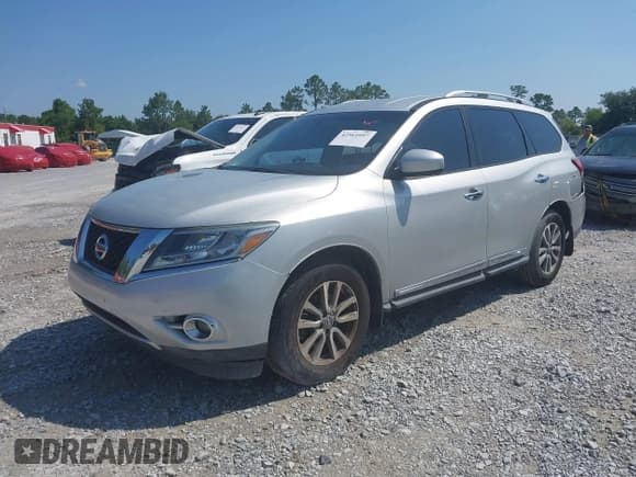 ✅ 2014 Nissan Pathfinder S • VIN: 5N1AR2MNXEC637944 • Lot: 42561097. Listed on IAAI with 137,433 mi. Free auction sales archive from the USA and detailed vehicle history report at DreamBid. Image 17.