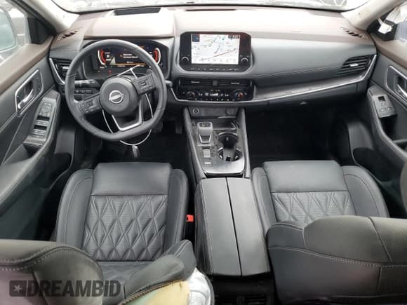✅ 2022 Nissan Rogue Platinum • VIN: JN8BT3DC4NW119894 • Lot: 66713675. Wystawiony na Copart z przebiegiem 13 152 mil. Bezpłatny archiwum sprzedaży aukcyjnych z USA i szczegółowy raport historii pojazdu na DreamBid. Zdjęcie 8.