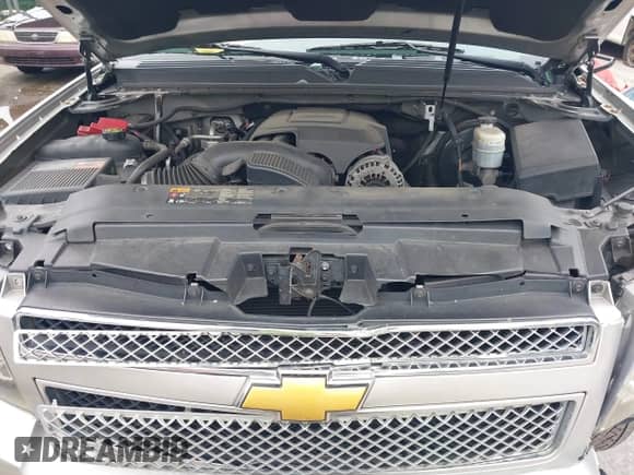 2014 Chevrolet Suburban LT z VIN 1GNSKJE70ER215516, wystawiony jako IAAI lot #42892191 z przebiegiem 201 872 mil mil oraz . Historia ofert i sprzedaży dostępna na DreamBid. Obrazek 10.