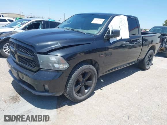 2018 Ram 1500 Tradesman z VIN 1C6RR6FT3JS325630, wystawiony jako IAAI lot #42529009 z przebiegiem 125 522 mil mil oraz . Historia ofert i sprzedaży dostępna na DreamBid. Obrazek 2.