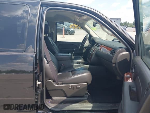 ✅ 2011 Chevrolet Silverado 1500 LTZ • VIN: 1GCPKTE30BF169111 • Lot: 42957474. Wystawiony na IAAI z przebiegiem 163 653 mil. Bezpłatny archiwum sprzedaży aukcyjnych z USA i szczegółowy raport historii pojazdu na DreamBid. Zdjęcie 5.