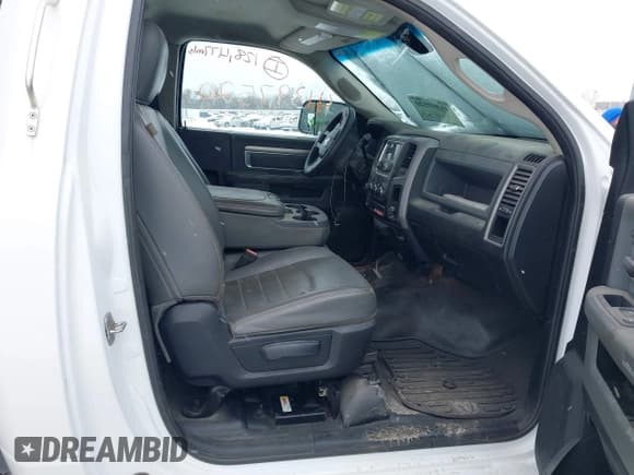 ✅ 2014 Ram 2500 • VIN: 3C7WR5AJ3EG225104 • Lot: 41397520. Wystawiony na IAAI z przebiegiem 128 477 mil. Bezpłatny archiwum sprzedaży aukcyjnych z USA i szczegółowy raport historii pojazdu na DreamBid. Zdjęcie 5.