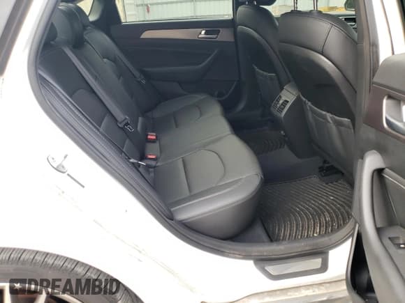 ✅ 2015 Hyundai Sonata Sport • VIN: 5NPE34AB0FH085244 • Лот: 68785502. Опубликован ранее на Copart с пробегом 137 979 миль. Бесплатный доступ к архиву аукционных продаж из США и подробный отчёт об истории автомобиля на DreamBid. Изображение 10.