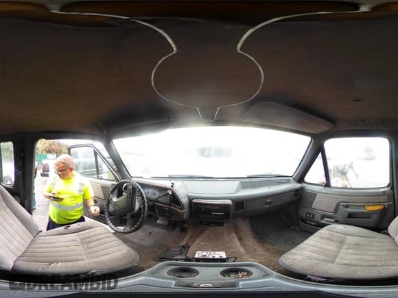 ✅ 1991 Ford F-250 • VIN: 1FTHX26G4MKA00723 • Лот: 43539317. Опубликован ранее на IAAI с пробегом 6 976 миль. Бесплатный доступ к архиву аукционных продаж из США и подробный отчёт об истории автомобиля на DreamBid. Изображение 18.