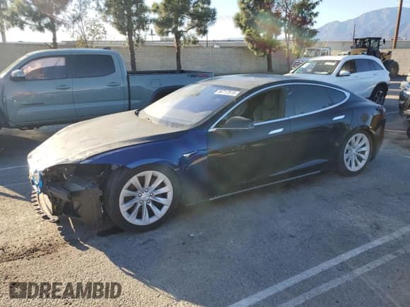 ✅ 2019 Tesla Model S 75D • VIN: 5YJSA1E25KF299740 • Lot: 86717515. Wystawiony na Copart z przebiegiem 97 006 mil. Bezpłatny archiwum sprzedaży aukcyjnych z USA i szczegółowy raport historii pojazdu na DreamBid. Zdjęcie 1.