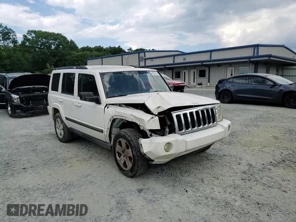 ✅ 2008 Jeep Commander Sport • VIN: 1J8HG48N58C124970 • Лот: 66025345. Опубликован ранее на Copart с пробегом 208 943 миль. Бесплатный доступ к архиву аукционных продаж из США и подробный отчёт об истории автомобиля на DreamBid. Изображение 15.