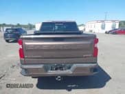 ✅ 2019 Chevrolet Silverado 1500 RST • VIN: 3GCUYEED0KG250193 • Lot: 43152543. Wystawiony na IAAI z przebiegiem 77 720 mil. Bezpłatny archiwum sprzedaży aukcyjnych z USA i szczegółowy raport historii pojazdu na DreamBid. Zdjęcie 15.