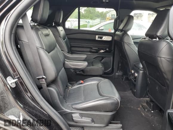 ✅ 2021 Ford Explorer ST • VIN: 1FM5K8GC0MGC29124 • Lot: 55062275. Wystawiony na Copart z przebiegiem 59 891 mil. Bezpłatny archiwum sprzedaży aukcyjnych z USA i szczegółowy raport historii pojazdu na DreamBid. Zdjęcie 11.