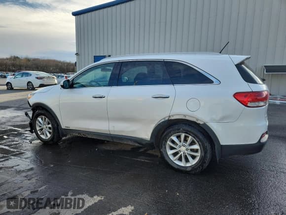 ✅ 2017 Kia Sorento LX • VIN: 5XYPGDA5XHG197339 • Lot: 92505135. Listed on Copart with 162,791 mi. Free auction sales archive from the USA and detailed vehicle history report at DreamBid. Image 2.
