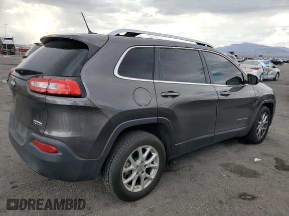 ✅ 2017 Jeep Cherokee Latitude • VIN: 1C4PJLCB4HD240604 • Lot: 86181755. Wystawiony na Copart z przebiegiem 136 832 mil. Bezpłatny archiwum sprzedaży aukcyjnych z USA i szczegółowy raport historii pojazdu na DreamBid. Zdjęcie 3.