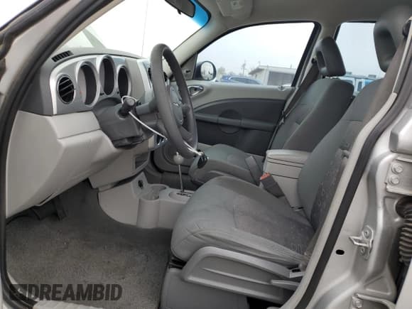 ✅ 2008 Chrysler PT Cruiser • VIN: 3A8FY48B08T137897 • Lot: 90939635. Wystawiony na Copart z przebiegiem 70 817 mil. Bezpłatny archiwum sprzedaży aukcyjnych z USA i szczegółowy raport historii pojazdu na DreamBid. Zdjęcie 7.