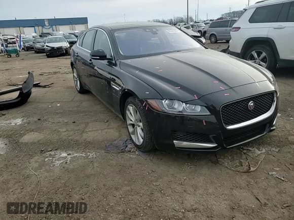 ✅ 2018 Jaguar XF 25t Premium • VIN: SAJBJ4FX8JCY69691 • Lot: 85306234. Wystawiony na Copart z przebiegiem 50 143 mil. Bezpłatny archiwum sprzedaży aukcyjnych z USA i szczegółowy raport historii pojazdu na DreamBid. Zdjęcie 10.