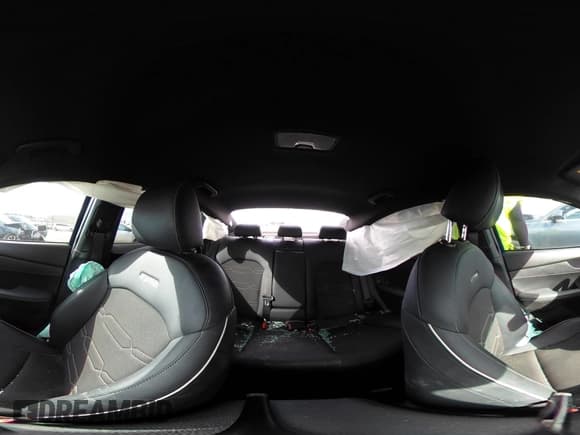 ✅ 2023 Kia Forte GT-Line • VIN: 3KPF54AD7PE684079 • Lot: 43280061. Wystawiony na IAAI z przebiegiem 20 014 mil. Bezpłatny archiwum sprzedaży aukcyjnych z USA i szczegółowy raport historii pojazdu na DreamBid. Zdjęcie 18.