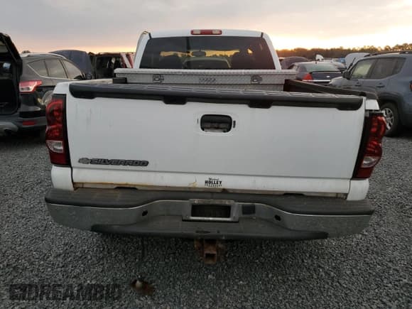 ✅ 2006 Chevrolet Silverado 1500 LT1 • VIN: 1GCEK19B06Z106687 • Лот: 76474074. Опубликован ранее на Copart с пробегом 219 203 миль. Бесплатный доступ к архиву аукционных продаж из США и подробный отчёт об истории автомобиля на DreamBid. Изображение 6.