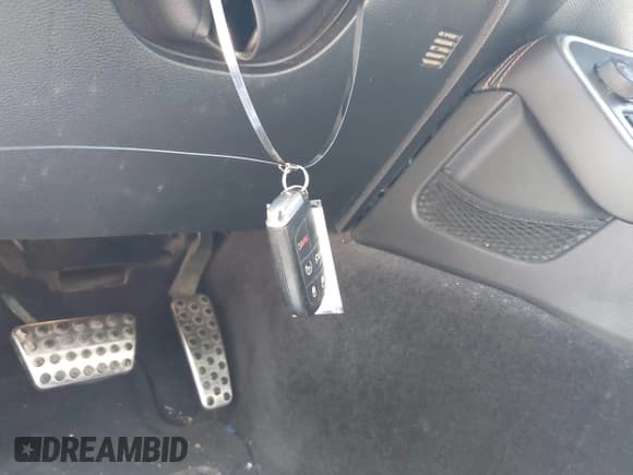 ✅ 2018 Dodge Challenger SXT • VIN: 2C3CDZAG0JH232858 • Lot: 43135440. Wystawiony na IAAI z przebiegiem 114 000 mil. Bezpłatny archiwum sprzedaży aukcyjnych z USA i szczegółowy raport historii pojazdu na DreamBid. Zdjęcie 11.