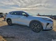 ✅ 2025 Toyota Crown XLE • VIN: JTDACAAJ9S3004574 • Lot: 94730195. Wystawiony na Copart z przebiegiem 16 540 mil. Bezpłatny archiwum sprzedaży aukcyjnych z USA i szczegółowy raport historii pojazdu na DreamBid. Zdjęcie 5.