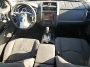 ✅ 2010 Mazda Tribute Touring • VIN: 4F2CY0C70AKM02556 • Lot: 82642245. Wystawiony na Copart z przebiegiem 140 851 mil. Bezpłatny archiwum sprzedaży aukcyjnych z USA i szczegółowy raport historii pojazdu na DreamBid. Zdjęcie 8.