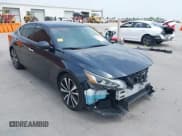 ✅ 2019 Nissan Altima Platinum • VIN: 1N4BL4FV1KC219146 • Lot: 42277383. Wystawiony na IAAI z przebiegiem 26 564 mil. Bezpłatny archiwum sprzedaży aukcyjnych z USA i szczegółowy raport historii pojazdu na DreamBid. Zdjęcie 1.