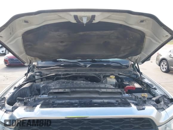 ✅ 2019 Ram 2500 Tradesman • VIN: 3C6UR4HJXKG720696 • Lot: 42132044. Wystawiony na IAAI z przebiegiem 120 211 mil. Bezpłatny archiwum sprzedaży aukcyjnych z USA i szczegółowy raport historii pojazdu na DreamBid. Zdjęcie 10.