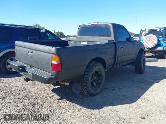 ✅ 1996 Toyota Tacoma • VIN: 4TAPM62N0TZ192501 • Lot: 43608510. Wystawiony na IAAI z przebiegiem 263 312 mil. Bezpłatny archiwum sprzedaży aukcyjnych z USA i szczegółowy raport historii pojazdu na DreamBid. Zdjęcie 4.