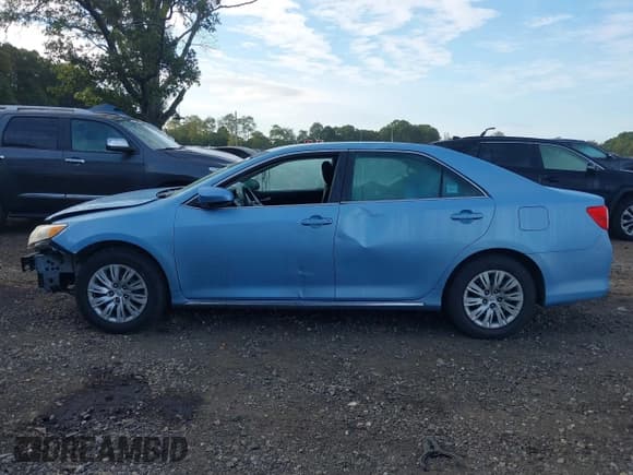✅ 2013 Toyota Camry LE • VIN: 4T4BF1FK0DR320120 • Lot: 43383626. Listed on IAAI with 185,084 mi. Free auction sales archive from the USA and detailed vehicle history report at DreamBid. Image 14.