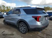 ✅ 2022 Ford Explorer ST-Line • VIN: 1FMSK7KH3NGC31810 • Lot: 84958304. Wystawiony na Copart z przebiegiem 42 593 mil. Bezpłatny archiwum sprzedaży aukcyjnych z USA i szczegółowy raport historii pojazdu na DreamBid. Zdjęcie 2.