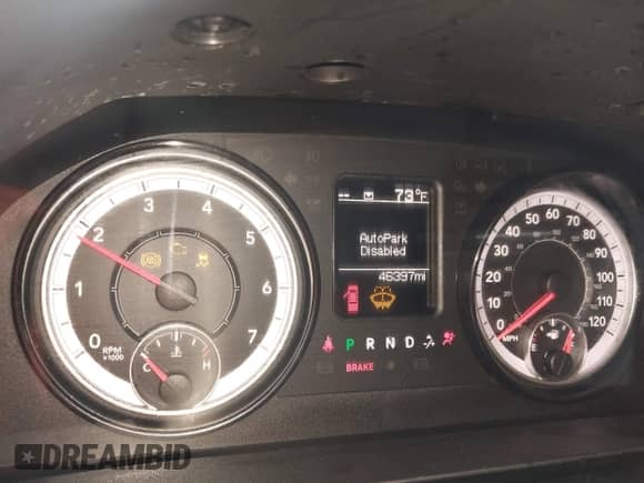 2024 Ram 1500 SLT z VIN 1C6RR6GG7RS122639, wystawiony jako IAAI lot #42777473 z przebiegiem 46 397 mil mil oraz . Historia ofert i sprzedaży dostępna na DreamBid. Obrazek 7.