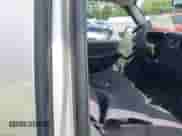 2004 Chevrolet Silverado 1500 z VIN 1GCEC14X44Z236646, wystawiony jako IAAI lot #42516773 z przebiegiem 178 811 mil mil oraz . Historia ofert i sprzedaży dostępna na DreamBid. Obrazek 8.