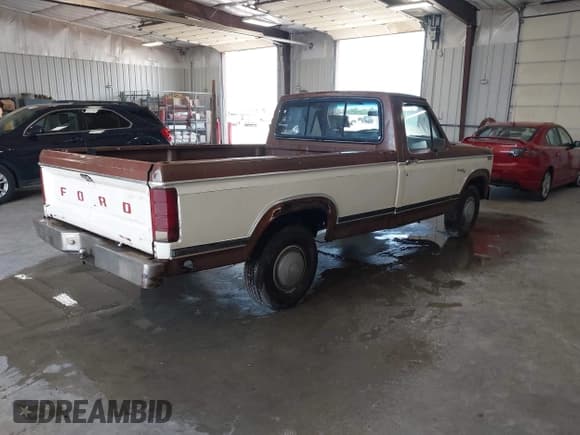 ✅ 1981 Ford F-150 • VIN: 1FTDF15F3BUA40006 • Лот: 42456045. Опубликован ранее на IAAI с пробегом 53 417 миль. Бесплатный доступ к архиву аукционных продаж из США и подробный отчёт об истории автомобиля на DreamBid. Изображение 4.